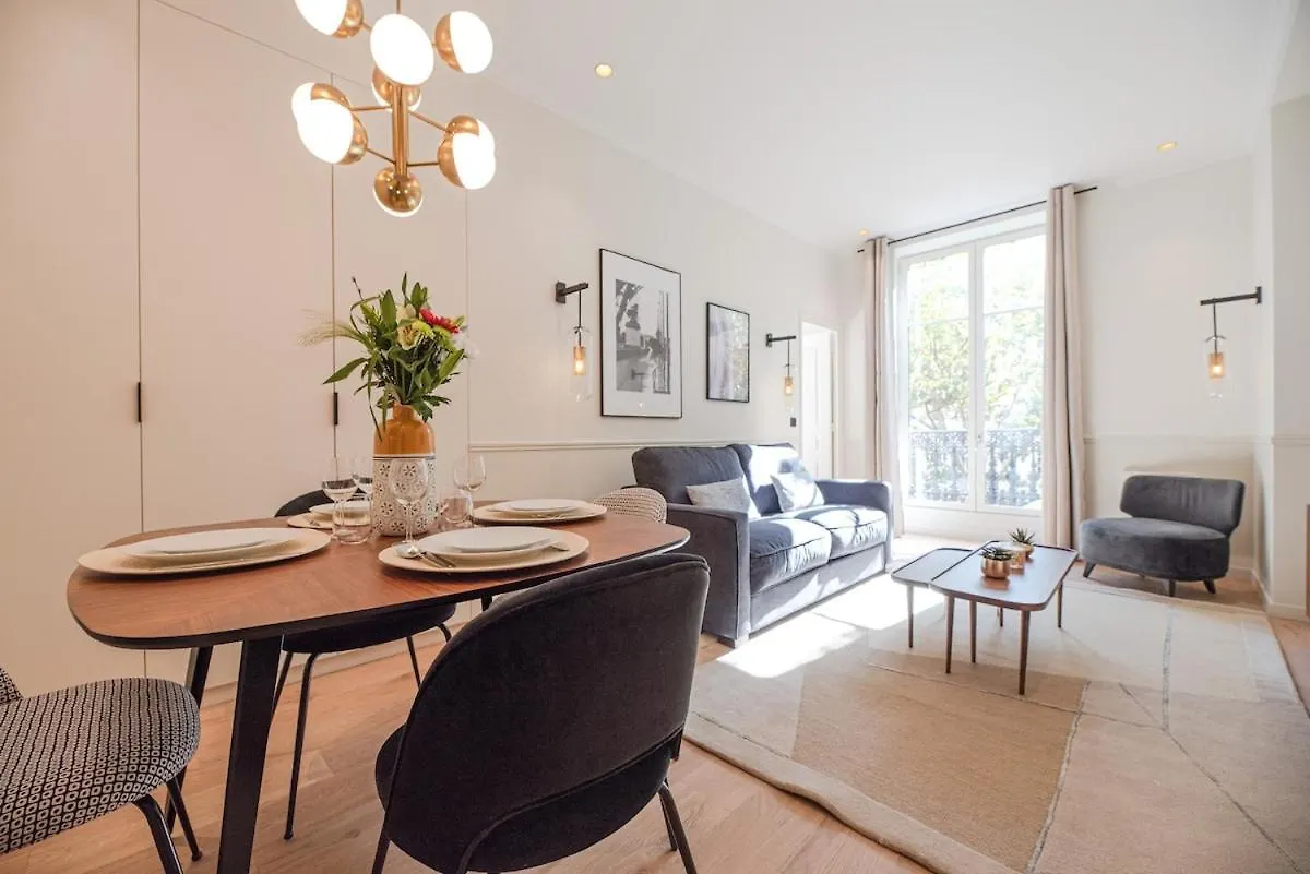 Apartment Appartement Luxe 2 Chambres Grands Boulevards 4-6P Paris France
