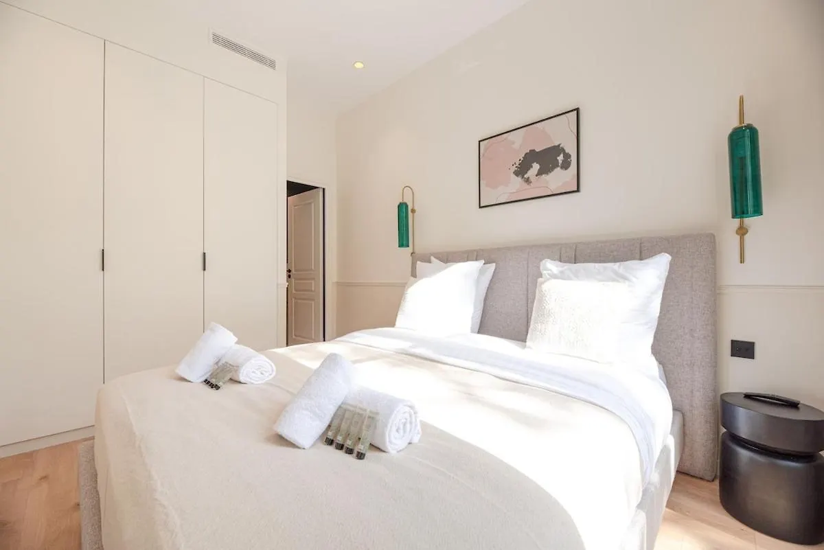 Apartment Appartement Luxe 2 Chambres Grands Boulevards 4-6P Paris